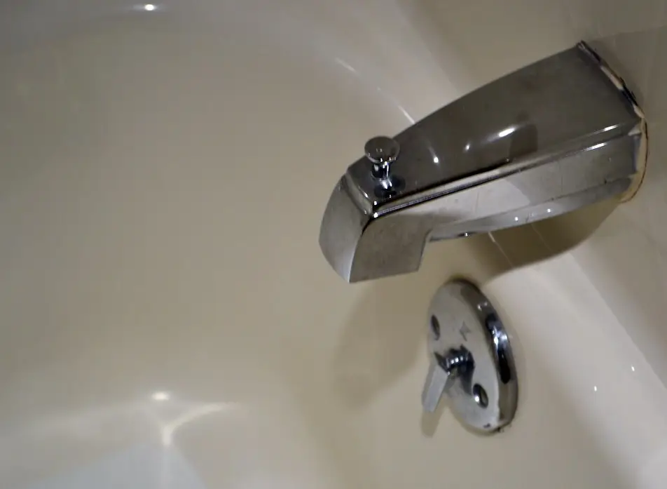 Bathtub faucet and bathroom fixtures